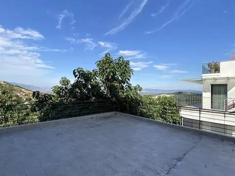 Preubav stan vo Sopiste 160m2