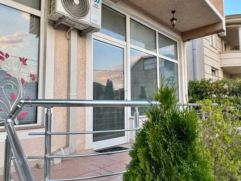 Се издава деловен простор 24 м²