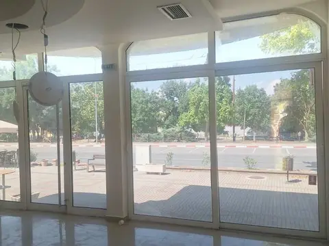 Se izdava odlicen deloven prostor vo Centar na Gradsko