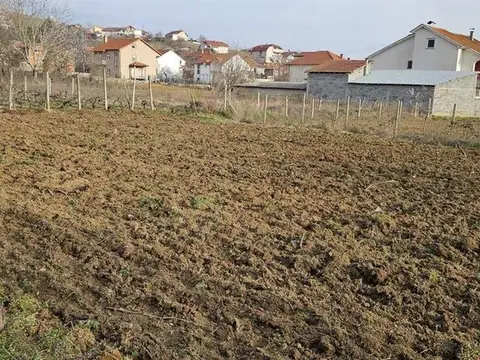 Се продава нива - градежно земјиште