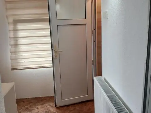 Кука во Штип 70m2 ,двор 100 m2