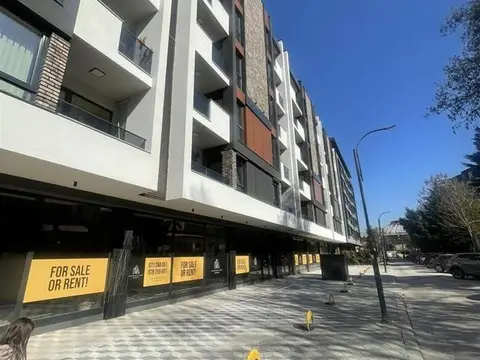 Се издава гаража позади Универзална Сала (16м²)