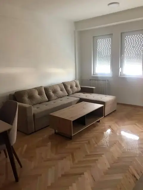 Двособен стан под кирија во Аеродром, 51 м²