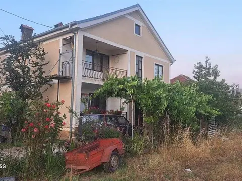 se prodava i izdava Kukja pod Makpetrol Gorica