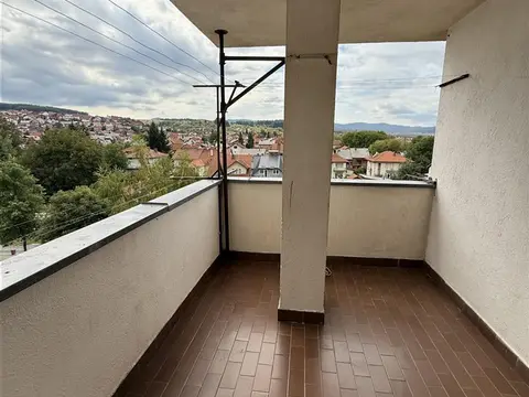 Се продава стан во Берово