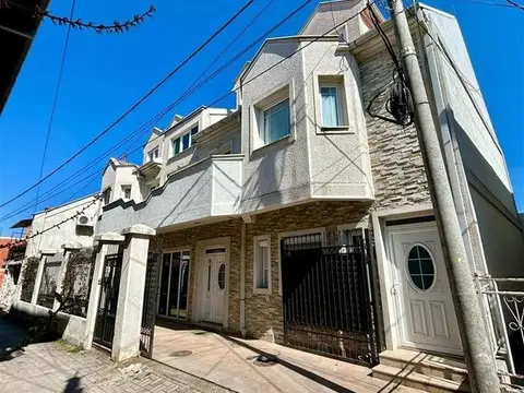 Се продава куќа во центар на Куманово