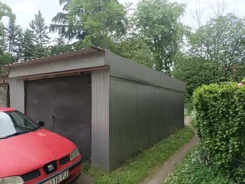 Izdavam garaza, cvrsta gradba, na Ruzveltova