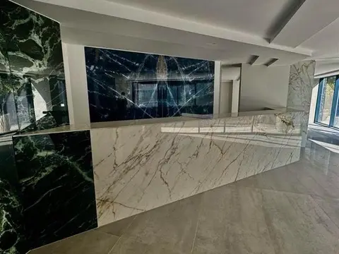 Se prodava Deloven Prostor
