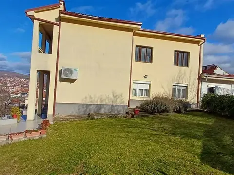 Се продава куќа со најубав поглед кон градот