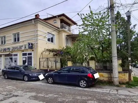 Се продава куќа во строг центар на градот Прилеп