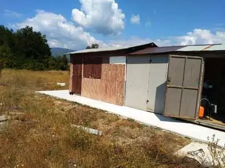 Plac 472m²