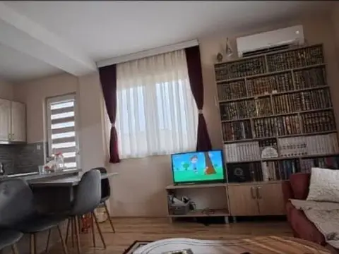 Se prodava stan vo Suto Orizari