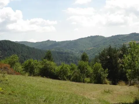 Urbaniziran plac na Berovsko Ezero 3.150m2