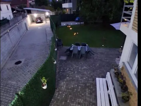 Shitet shtëpi me dy pjesë më Saraj - dupleks