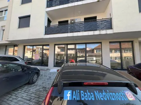 Se izdava lokal 230 podrum 240 m2