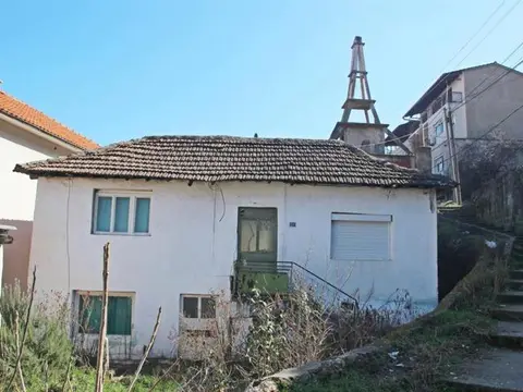 Се продава стара куќа во Струмица на плац од 278м2
