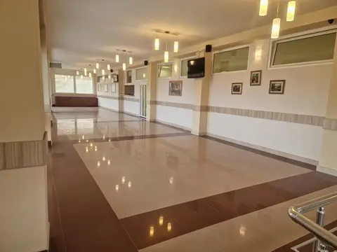 Veles delovna zgrada