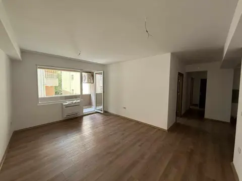 Se prodava nov, prazen stan od 74m2 vo Debar Maalo