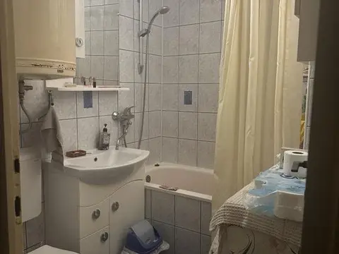 Се продава трособен наместен стан во Скопје Север
