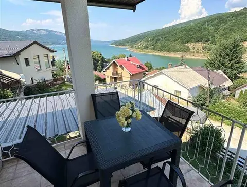 Се издава апартман во Маврово