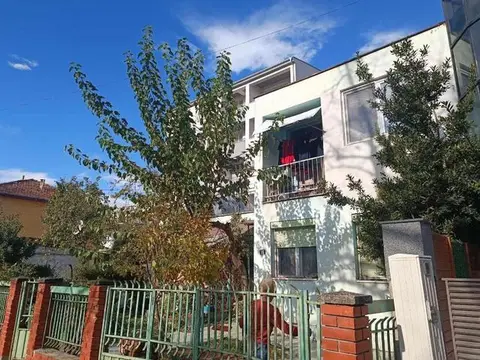 Се продава куќа од 150м2 во Чаир