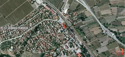 2 kuki na plac od 610m2 vo demir kapija