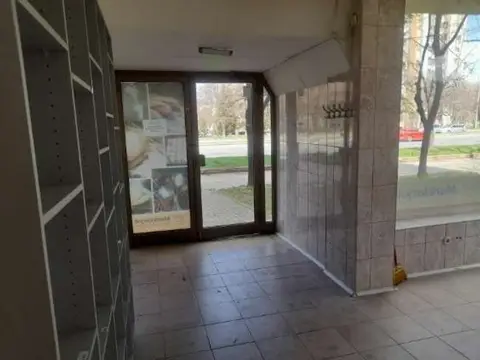 Se prodava deloven prostor/dukjan vo karposh
