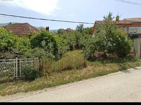 Se prodava plac vo naselba Ciglana