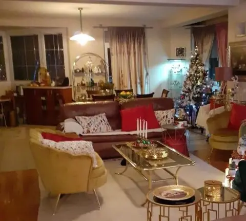 Se prodava luksuzna vila kocani