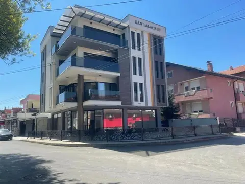 Се издава деловен простор од 400м2 во Гостивар