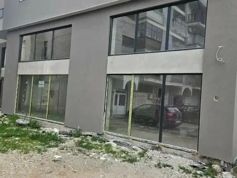 Деловен простор во центарот на Гевгелија