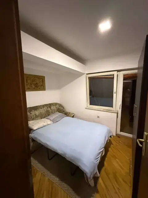 Издавање спрат од куќа со 3 спални во Лисиче