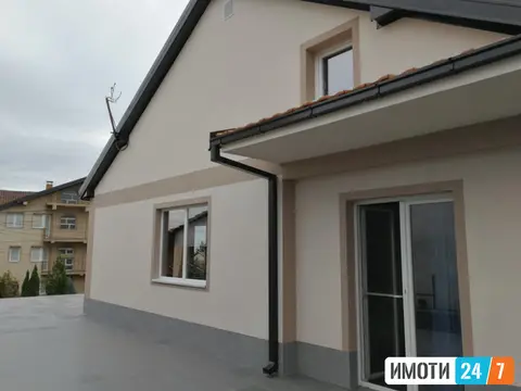 Prodavam kukja vo naselba Cento 100m2 + potkrovje + magacin