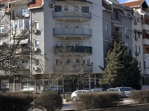 Se prodava stan-moze zamena za pomal stan