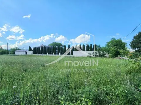 Плац во Соње за продажба на мирна локација со зеленило