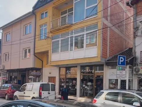 Shtepi qender gostivar 1-lokal 3-kat banesa