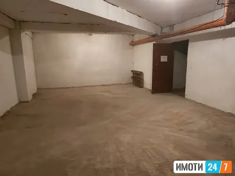 Se prodava/izdava magacin na -1 nivo vo zgrada