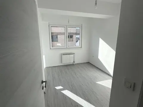 Се продава стан во Шуто Оризари