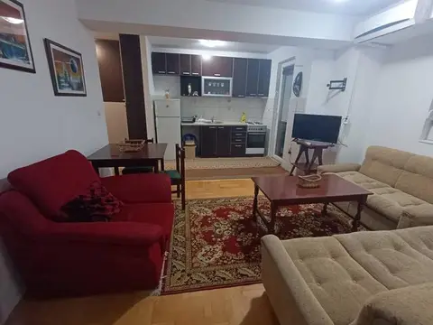 Se izdava trosoben stan vo kisela voda