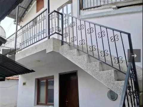 Се продава куќа 180м2 во близина на Скопско Кале