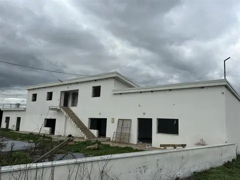 Se izdava industriska hala 850m2