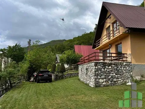 Продажба на семеен имот 460м2 во Маврово