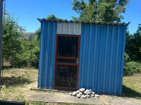 Продавам лимена монтажна гаража