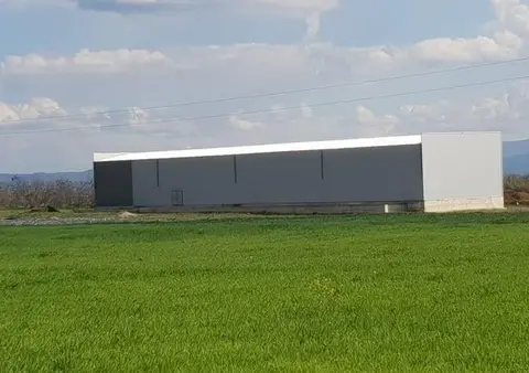 Se izdava industriska hala
