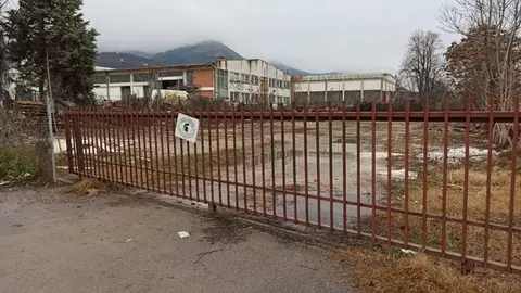 Plac 1800m2 se izdava ,K.Voda Usje, Pintija