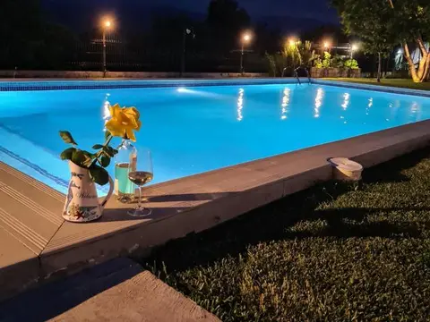 Gorno Sonje 360m2 kuka so 1900m2 dvor se izdava/prodava