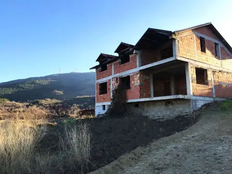 Ексклузивен плац со поглед на цело Скопје