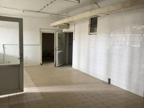 Се издава деловен простор од 300 м2 во Куманово