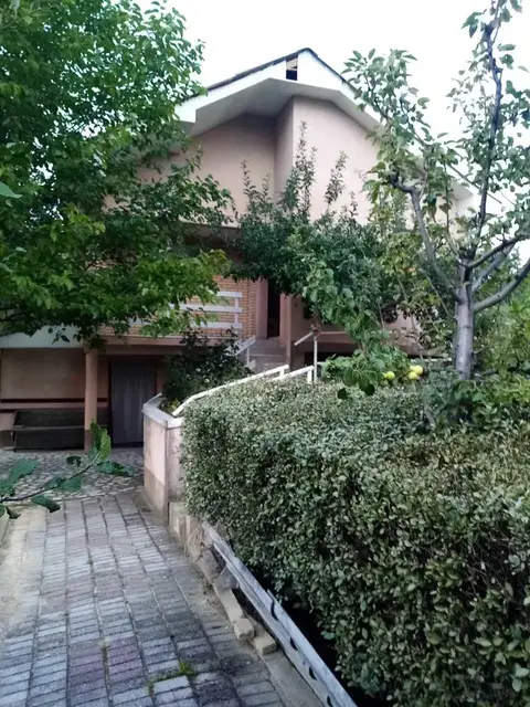 Се продава куќа во Усје