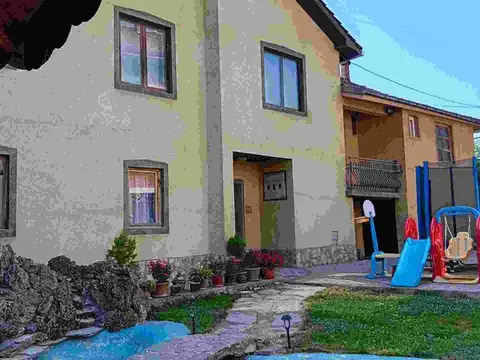 Се продаваат две куќи лепенки